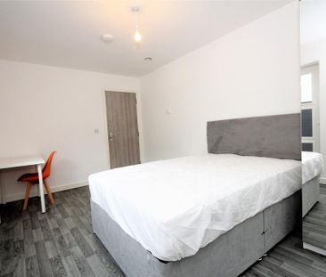 3 bedroom flat to rent - Photo 4