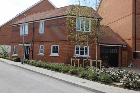 3 bedroom semi-detached house to rent - Photo 5