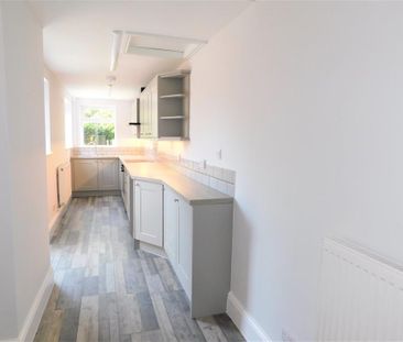 2 bedroom terraced house to rent - Photo 6