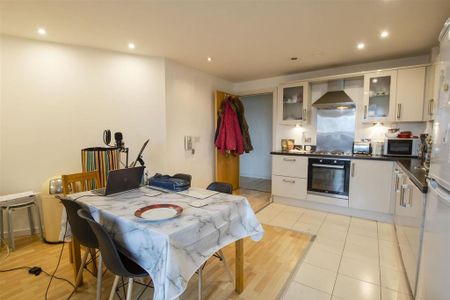 2 bedroom apartment to rent - Photo 4