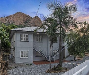 LOW-MAINTENANCE LIVING IN A SUPERB LOCATION! - Photo 6