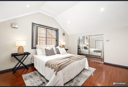 Spacious 4 Bedroom Townhouse with Exceptional Outdoor Living - Photo 5