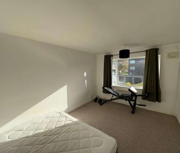 2 bedroom maisonette to rent - Photo 2