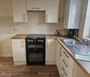 2 bedroom terraced house to rent - Photo 4