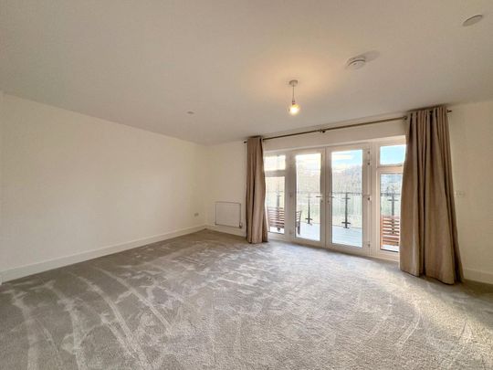 Waterfront Crescent, Mytchett, Camberley, Surrey, GU16 - Photo 1