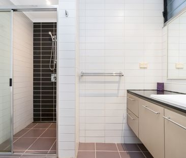 2/30 Cavenagh Street, Darwin City - Photo 5