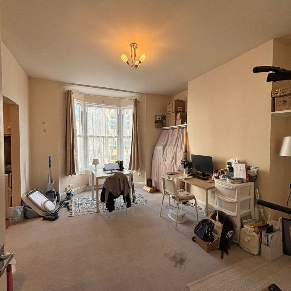 Queens Square, Brighton - Photo 1