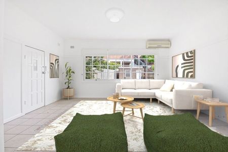 RECENTLY RENOVATED 4 BEDROOM HOME IN GREAT LOCATION - Photo 2