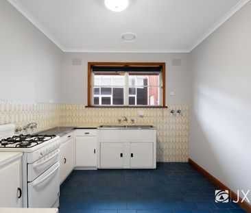 37 Gnarwyn Road, 3163, Carnegie Vic - Photo 5