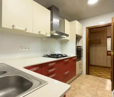 Double bed in Rooms for rent in a 5/Bedroom apartment in Barcelona! - Photo 5