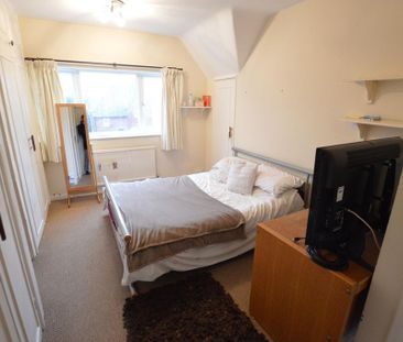 4 bedroom semi-detached house to rent - Photo 4