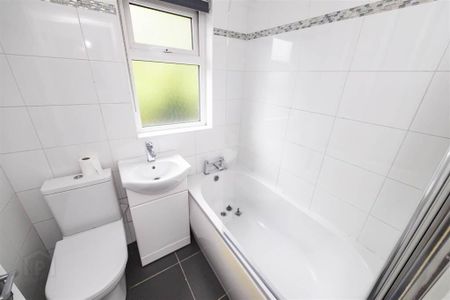 10 Strandburn Parade, Belfast, BT4 1LZ - Photo 5