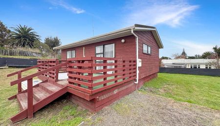 TWO BEDROOM IN FOXTON - Photo 5