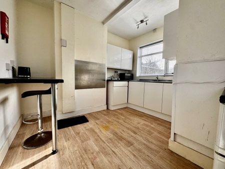 Northcourt Road, Worthing, BN14 1 bedroom house share to rent - Photo 3