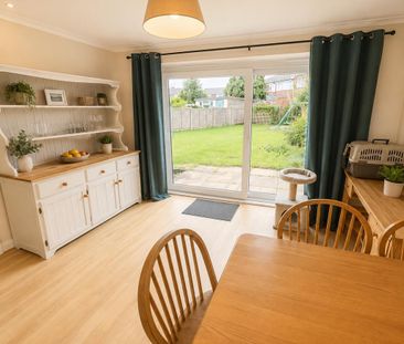 3 bedroom semi-detached house to rent - Photo 2