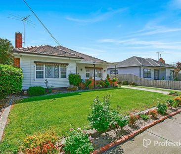 Large Family House - Photo 3