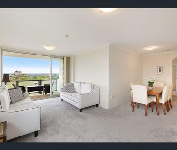 Modern Apartment with Stunning Wraparound Views - Photo 1