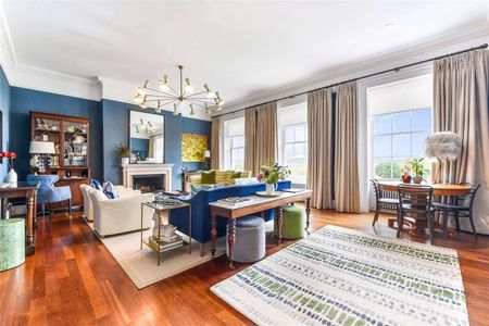Exceptional Georgian townhouse arranged over five floors in the heart of Arundel - Photo 3