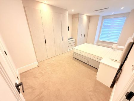 3 bedroom flat to rent - Photo 4