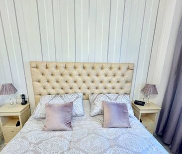 2 bedroom luxury Flat for rent in Nueva Andalucia, Andalusia - Photo 5