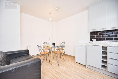 4 bedroom maisonette to rent - Photo 2
