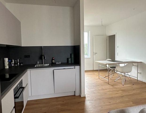 Bezugsfertige Wohnung - Einfach Möbel rein und Füße hoch! - Foto 1