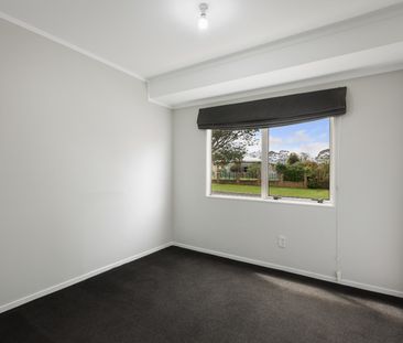 Tidy Three Bedroom Home - Katikati - Photo 6