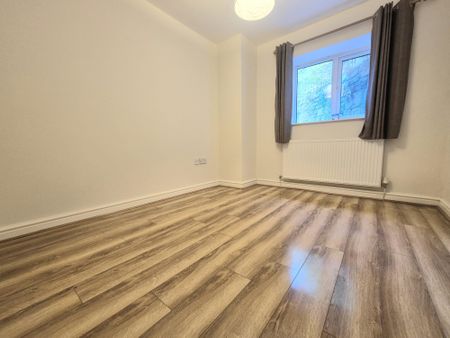 Halifax, Hipperholme - Photo 5