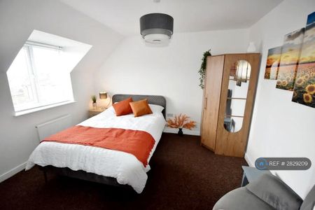 1 bedroom in a house share to rent - Photo 5