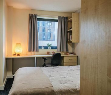 1 bedroom in a flat share to rent - Photo 6