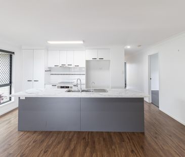 FEATURE PACKED FAMILY HOME - Photo 5