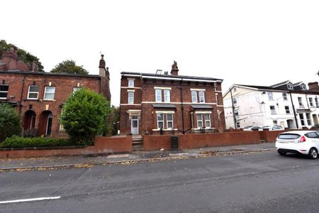 3 bedroom flat to rent - Photo 2