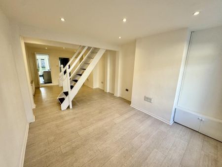 2 bedroom terraced house to rent - Photo 3