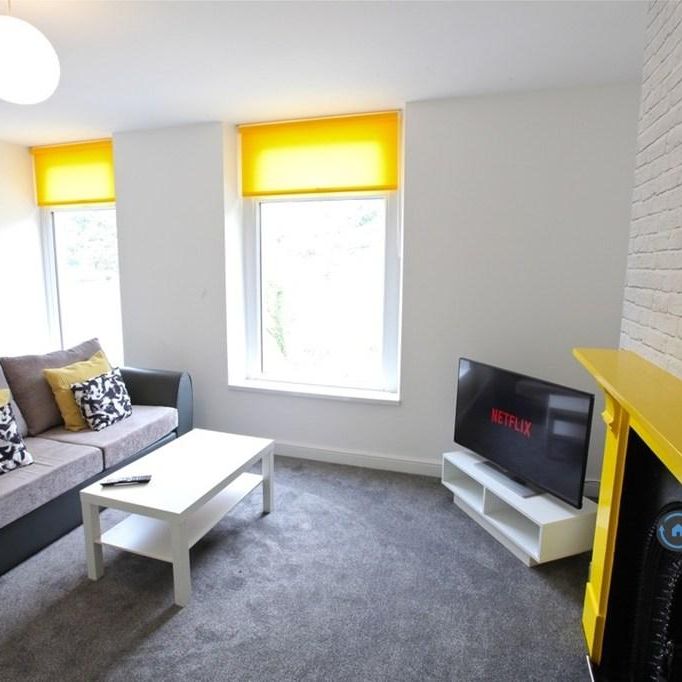 1 bedroom in a flat share to rent - Photo 1
