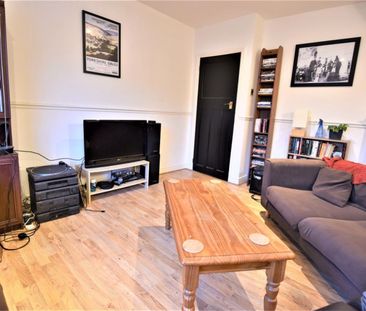 2 bedroom Flat in The Village Street, Leeds - Photo 1