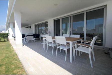 Luxury Apartment for rent in Estepona, Spain - Photo 2