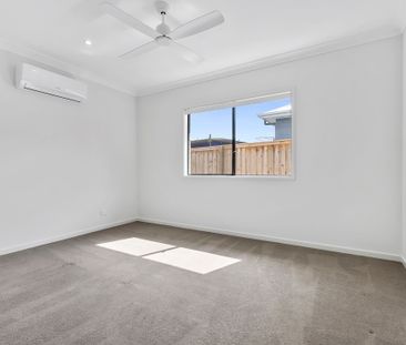 Spacious Four Bedroom Home in Quiet Pocket! - Photo 4