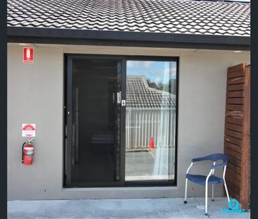 Fully self contained one bedroom unit - Photo 2