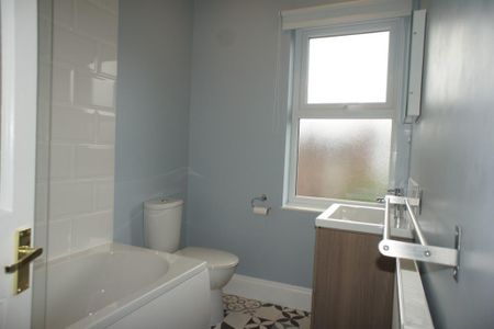 2 bedroom terraced house to rent - Photo 5
