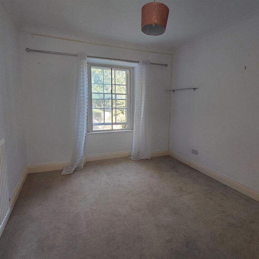 East Street, Crewkerne - Photo 1