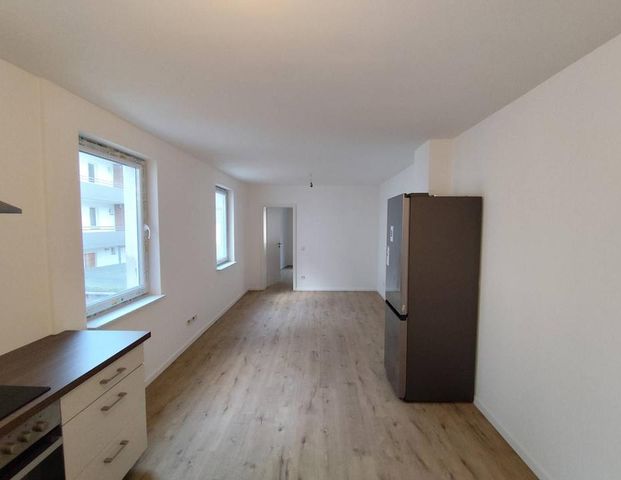 Modern sanierte 2-Zimmer-Wohnung mit Einbauküche in zentraler Lage - Photo 1