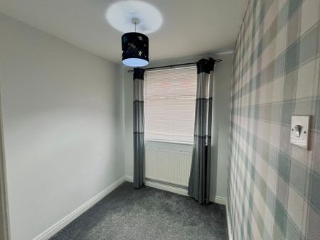 3 bedroom semi-detached house to rent - Photo 4