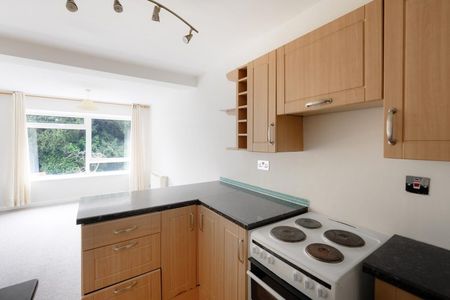1 Bed Flat - Photo 4