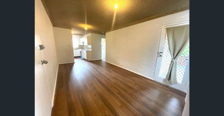 MODERN UNIT! - Photo 5