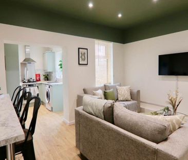 1 bedroom in a house share to rent - Photo 4