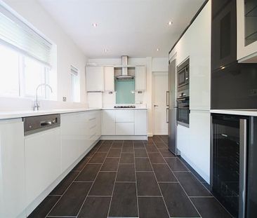 Lyndhurst Close, Wilmslow - Photo 4