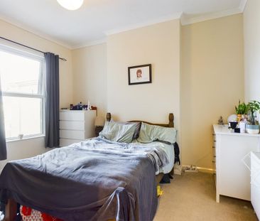 2 bedroom ground floor flat to rent - Photo 5