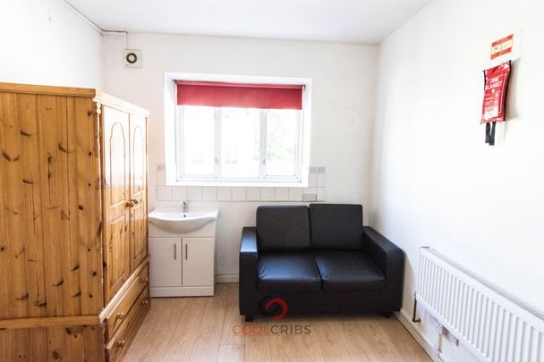 Studio to rent - Photo 1