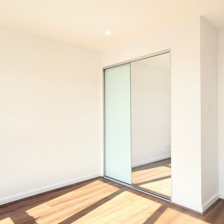 Brand New Double storey Townhouse with Three Bedrooms Two bathrooms available now! - Photo 1