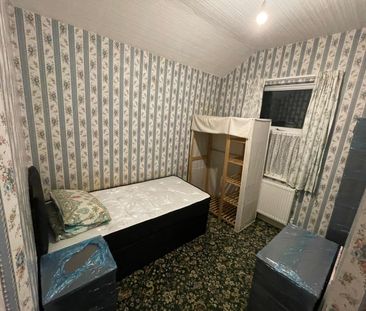 Room in a Shared House, Ivor Road, B11 - Photo 2